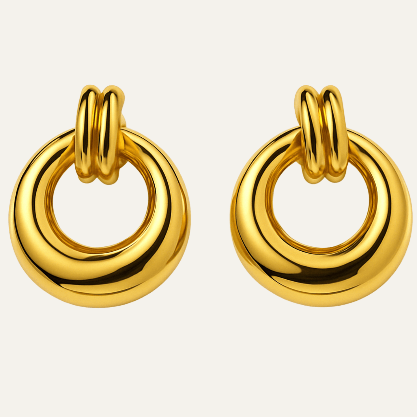Aros Ela alargados enchapados en oro 18k con diseño elegante y acabado brillante – Laruz