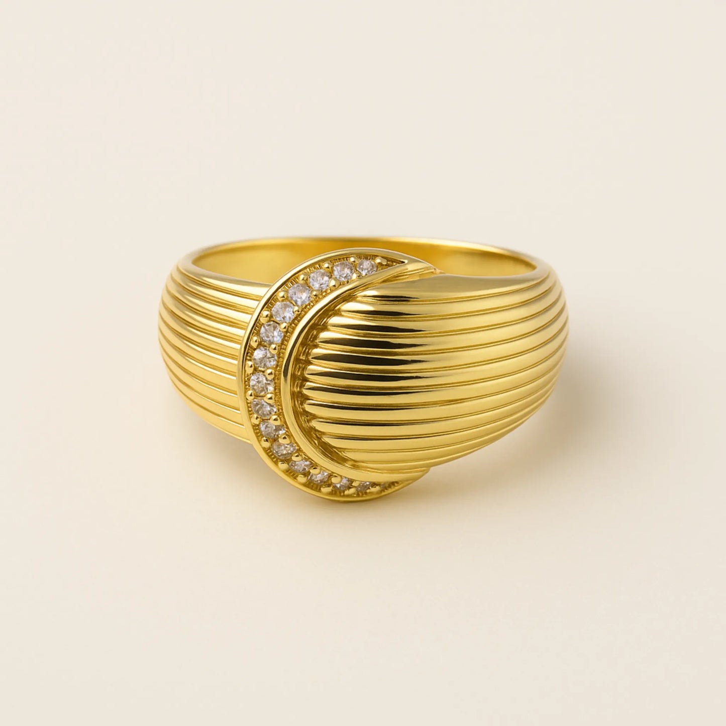 Anillo Ondulado con Circones