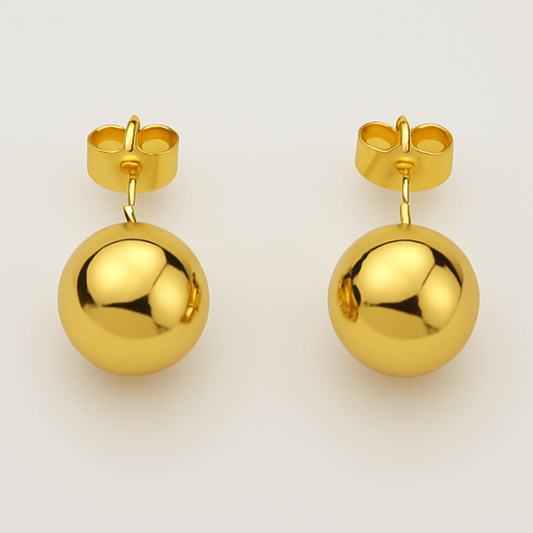 Aros Sam en forma de esfera lisa enchapados en oro 18k con acabado espejo – Laruz